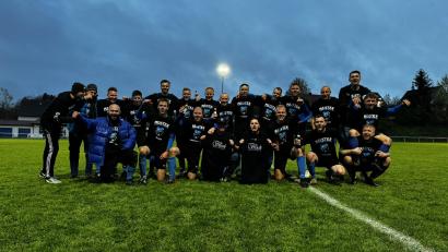 Bild: Christopher Lenz/exb
Die Sportfreunde Kondrau stehen fünf Spiele vor Saisonende als Meister der Kreisklasse Stiftland fest. Damit ist auch der sofortige Wiederaufstieg in die Kreisliga perfekt.