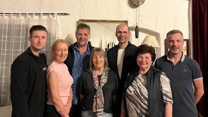 Bild: Arnold Koch/exb
Benjamin und Martina Eibisch (von links), Thomas Purucker, Christa Christ, Ely Eibisch, Helene Eibisch, Matthias Vogl.