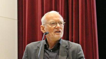Bild: bph
Nach neunjähriger Leidensgeschichte zeigt sich Professor Dr. Thomas Bein nach wie vor kämpferisch und zuversichtlich, auch wenn die Krebserkrankung sein Leben total auf den Kopf gestellt hat.