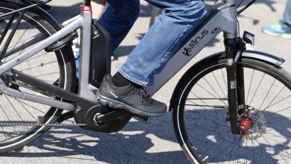 Symbolbild: Uli Deck/dpa
Ohne Versicherungskennzeichen war ein E-Bike-Fahrer in Tirschenreuth unterwegs.