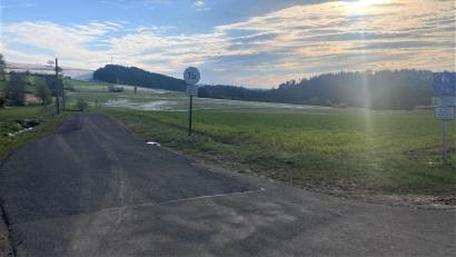 Bild: stg
Die Gemeindeverbindungsstraße nach Bingarten wird im Zuge des Kernwegenetzes ausgebaut.