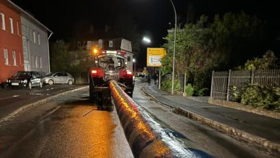 Bild: Max Scheidler
In einer "Nacht und Nebel"-Aktion stehlen die Jungs und Mädels der KLJB Störnstein den Weidener Maibaum.