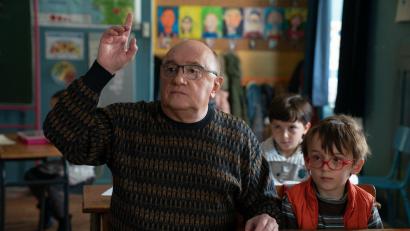 Bild: Stephanie Branchu/Happy Entertainment/dpa
Michel Blanc in einer Szene des Films „Es sind die kleinen Dinge.