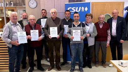 Bild: CSU Wildenau/exb
Ehrungen standen bei der CSU Wildenau an: (von links) Josef Wittmann, Thomas Wittmann, Helmut Mark, Christoph Röckl, Hans-Günther Spickenreuther, Thomas Albrecht, Michael Haubner, Hildegard Platzer, Josef Albrecht und Markus Preisinger.