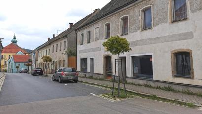Bild: Portner
Die Stadt Oberviechtach möchte in den Leerständen in der Nabburger Straße altstadtnahen Wohnraum ansiedeln.