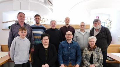 Bild: SPD Konnersreuth/exb
Neuwahlen gab es bei der SPD Konnersreuth. Im Bild (sitzend, von links) Sonja Zimmermann, Vorsitzender Markus Wenisch und Anni Kreuzer sowie (stehend, von links) Henri Wenisch (ohne Posten), Edgar Wenisch, Wolfgang Pötzl, Herbert Neumann, Alexander Martin, Gerald Härtl und Johann Kreuzer.