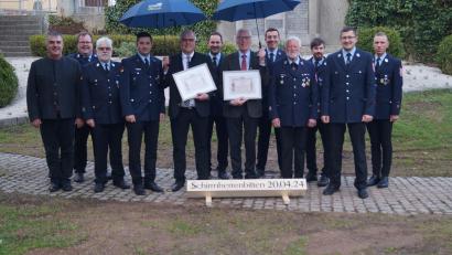 Bild: slh
Bürgermeister Richard Tischler und Altbürgermeister Arnold Kimmerl übernehmen gerne die Schirmherrschaften für das Jubelfest der Feuerwehr Weihern im nächsten Jahr
