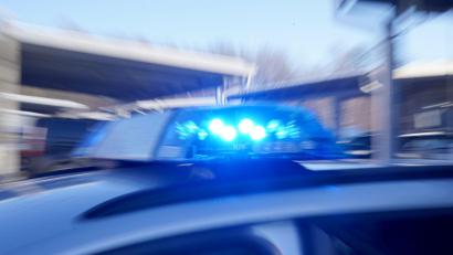 Symbolbild: Marcus Brandt/dpa 
Nicht um einen Unfallschaden kümmerte sich ein Unbekannter in der Breslauer Straße in Marktredwitz.