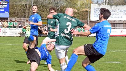 Bild: chap
Der SV Mitterteich gastiert am Freitag beim SC Schwabach. Das Bild zeigt eine Szene aus dem letzten Heimspiel gegen den 1. FC Herzogenaurach (3:3).