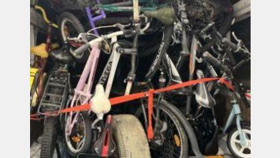 Bild: Grenzpolizei/exb
Auf der Ladefläche befanden sich viele gestohlene Fahrräder.