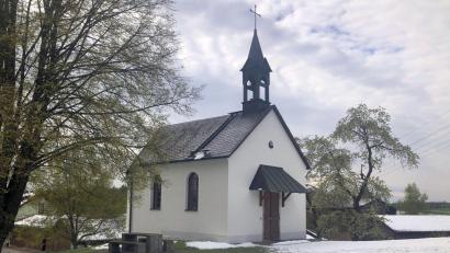 Bild: wro
Seit gut zwei Monaten ist die Glocke der Dorfkapelle in Muckenthal verstummt. Marktrat Harald Gleißner (FW) informierte darüber in der Sitzung des Wiesauer Gemeinderates.