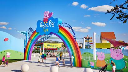 Bild: Legoland Deutschland
In Günzburg soll neben dem Legoland ein Themenpark zur TV-Serie Peppa Wutz entstehen. Zielgruppe: Familien mit Vorschulkindern.