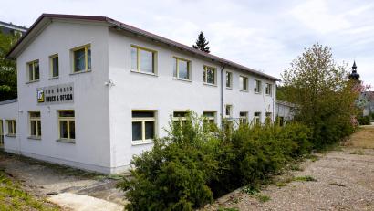 Bild: tra
Eine Nutzungsänderung für die ehemalige Don-Bosco-Druckerei in Ensdorf zur Unterkunft für Asylsundende lehnt der Gemeinderat geschlossen ab.