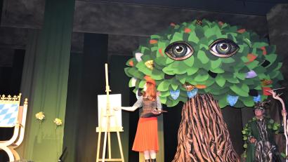 Bild: ubb
Im Theaterstück "Der Traumzauberbaum" ist jede Szene sowohl ein Augen- wie auch ein Ohrenschmaus - nicht nur für Kinder. Auch die Erwachsenen haben diese wundervolle Inszenierung genossen.