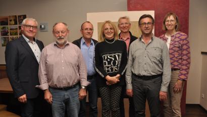 Bild: dob
Vorsitzender Thomas Ebnet (links) ist diesmal selbst unter den Geehrten. Seit 20 Jahren unterstützt er den Verein "Hoffnung für Menschen" maßgeblich.