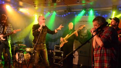 Bild: Kunz
Die "Countryholics" begeistern auf der Live Stage.