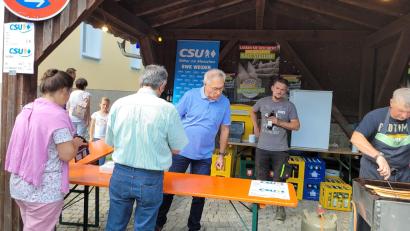 Archivbild: Manfred Wolfrath
Bratwurststand am Gassl-Fest 2023