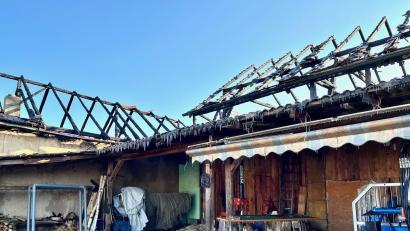 Archivbild: Gabi Schönberger
In Dürnast brannten im Januar 2024 zwei Scheunen nieder. Die Polizei ermittelte wegen Brandstiftung.