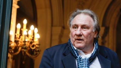 Bild: Thierry Roge/BELGA/dpa
Wegen erneuter Vorwürfe sexueller Übergriffe ist der französische Schauspielstar Gérard Depardieu zum Verhör geladen worden (Archivbild).
