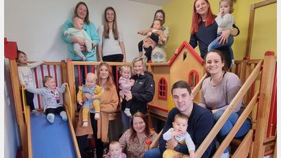 Bild: Sandra Panitzek/exb
Die Mitglieder der Mitterteicher Krabbelgruppen – hier im Bild die Donnerstagsgruppe – freuen sich über eine verbesserte Ausstattung.