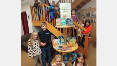 Bild: Stadt Waldsassen/exb
Bei einer Aktion der Stadtbücherei Waldsassen konnten kleine und große Leser ihre Bücherwünsche äußern.