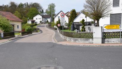 Bild: bö
Auf der Warteliste der geplanten Projekte steht in der Gemeinde Ebermannsdorf der Ausbau der Theuerner Straße.