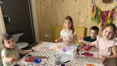 Bild: Katja Bloßfeldt/exb
Im November haben die Mädchen und Buben im Johanniter-Kinderhaus "Waldwichtel" in Waldsassen das neue Domizil am Stationsweg bezogen.
