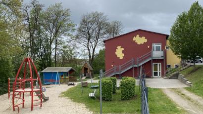 Bild: dob
Im Städtischen Kindergarten Anton Ferazin in Roggenstein gelten ab dem nächsten Kindergartenjahr neue Elternbeiträge.
