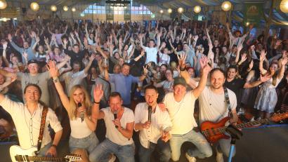 Bild: Kunz
Die Gruppe "Highline" begeistert am Donnerstagabend auf dem Weidener Frühlingsfest.