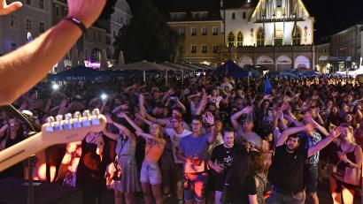 Archivbild: Petra Hartl
Spielt die Musik heuer am Samstag auf dem Altstadtfest in Amberg eine Stunde länger? Wenn es nach dem ACM und dem Hauptausschuss geht, dann ja.