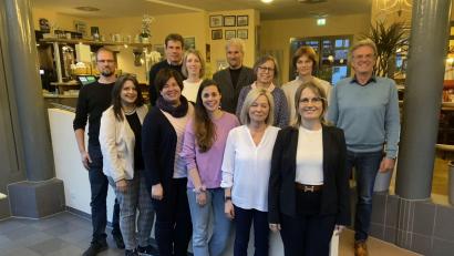 Bild: Philipp Laurer/exb
Matthias Franzeck (von links), Elke Schmidt, Ralph Schmitt, Anja Decker, Elisabeth Graml, Martina Erras, Udo Behn, Annette Weber, Renate Kißeler, Bärbel Birgmann, Tanja Fahrnholz und Albert Schindlbeck.