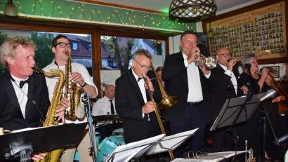 Bild: hdk
Die Band Fundamental Soul Thunder begeisterte das Publikum mit zeitloser Soul-Musik.