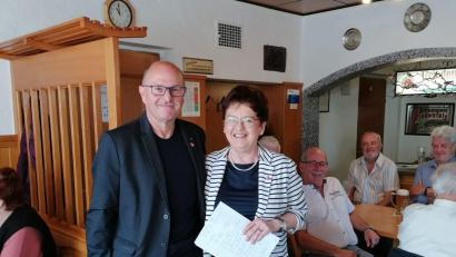 Bild: SPD Erbendorf/exb
Harald Hammer und Brigitte Scharf waren die Redner bei der Maikundgebung in Erbendorf.