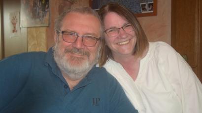 Bild: fz
Ohne Operation Friendship hätte es für die Schottin Elisha Fisher (rechts) keine Operation gegeben. Gerhard Steiner und seine Frau Annemarie (nicht im Bild) haben vermittelt.