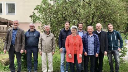 Bild: Alfred Schwarz/exb
Sie kümmern sich um den Oberpfälzer Jakobsweg. Von links: Alfred Schwarz, Wolfgang Greubel, Michael Thein, Maximilian Lohre, Alexandra Beier, Hubert Zaremba, Robert Reil, Herbert Rösl und Andreas Schmidt.