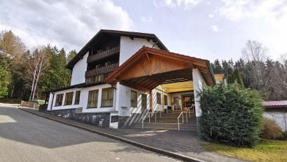 Archivbild: Portner
Es gibt noch keine abschließende Entscheidung, ob das ehemalige Hotel "Drechselberg" künftig als Unterkunft für Asylbewerber genutzt wird.