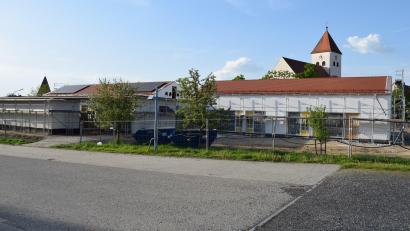 Bild: bnr
Der Neubau des Kindergartens ist die größte Baustelle im Gemeindegebiet von Stulln. 2,75 Millionen Euro sind dafür heuer im Haushalt eingeplant.