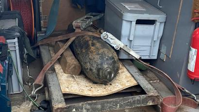 Bild: Feuerwehr Schwarzenfeld/exb
Eine Splitterbombe aus dem Zweiten Weltkrieg wurde in der Nähe von Schwarzenfeld gefunden.
