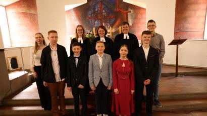 Bild: Eva Steinberger Fotografie/exb
Diese fünf Jugendlichen feiern Konfirmation in St. Markus.