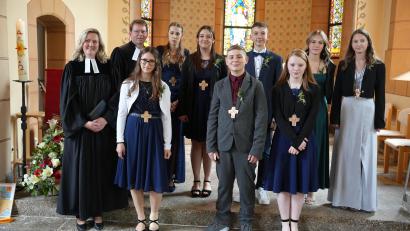 Bild: Evangelisches Pfarramt Mitterteich/exb
Zehn Konfirmanden feierten am vergangenen Sonntag ihr großes Fest der Konfirmation in der Christuskirche in Mitterteich.