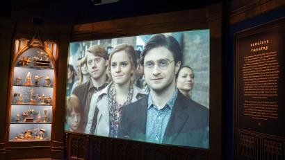 Bild: Matthias Buchegger/allegria.at/dpa/Handout
Das Foto zeigt einen Ausschnitt aus „Harry Potter: Die Ausstellung“ bei der Weltpremiere 2022 in Philadelphia, USA.