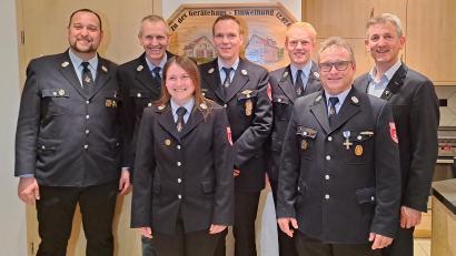 Bild: Silvia Meiler/exb
Der neue Vorstand der Feuerwehr Garsdorf (von links): Kommandant Andreas Pechtl, Vorsitzender Christian Pfab, Schriftführerin Martina Pidrmann, Kassier Stefan Donhauser, 2. Vorsitzender Tobias Kaa, 2. Kommandant Jürgen Meiler und Bürgermeister Albert Geitner.