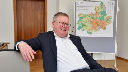 Bild: Petra Hartl
In zwei Jahren will sich Michael Cerny zurücklehnen. Er hat entschieden, bei der nächsten Kommunalwahl nicht mehr als Kandidat für das Oberbürgermeister-Amt anzutreten.