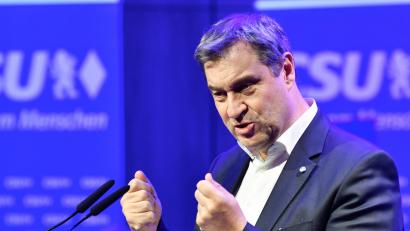 Bild: Petra Hartl
Beim Europa-Empfang der CSU in Amberg (ACC) sprach Ministerpräsident Markus Söder vor einem vollen Saal.