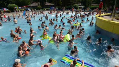 Bild: Petra Hartl
Ob im Schätzlerbad schon am Eröffnungswochenende so viel los sein wird? Das Wetter jedenfalls würde mitspielen.