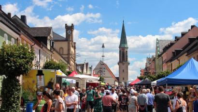 Archivbild: stg
Zwischen 5.000 und 10.000 Besucher – abhängig vom Wetter – erwartet die Stadt Kemnath beim Bauernmarkt am Sonntag, 16. Juni.