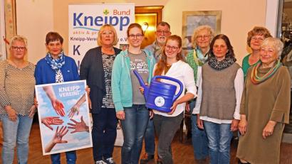 Bild: Rolf-Dieter Reichert/exb
Der neue Vorstand des Kneipp-Vereins Amberg (von links) Ursula Grund (Revisorin), Evelin Hensel ( Revisorin), Brigitta Hofmann (Schriftführerin), Susanne Werthner (Zweite Vorsitzende), Ulrich Müller (Beisitzer), Jacqueline Fuchs (Erste Vorsitzende), Gitta Müller (Beisitzerin), Ute Übler (Beisitzerin), Marga Preischl (Beisitzerin) und Rita Weber (Schatzmeisterin).