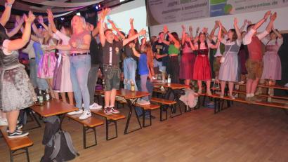 Bild: adj
Tolle Stimmung beim Festauftakt der Feuerwehr Altenstadt/WN mit der Partyband Freistaat Live.