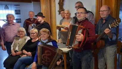 Bild: Monika Fink/exb
Zünftig ging es wieder zu beim Wirtshaussingen des HAK in Kötzersdorf mit den Musikanten aus der Region.