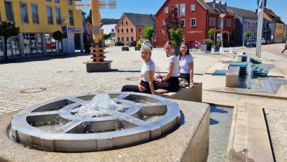 Bild: Thomas Dobler
Der Marktplatz ist das Herz der modernen Marktgemeinde Wernberg-Köblitz, die vor 50 Jahren entstanden ist.